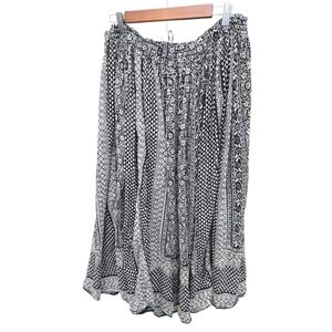 Vintage Black and Creme Floral Geometric Patterned Women's Broom Maxi Skirt